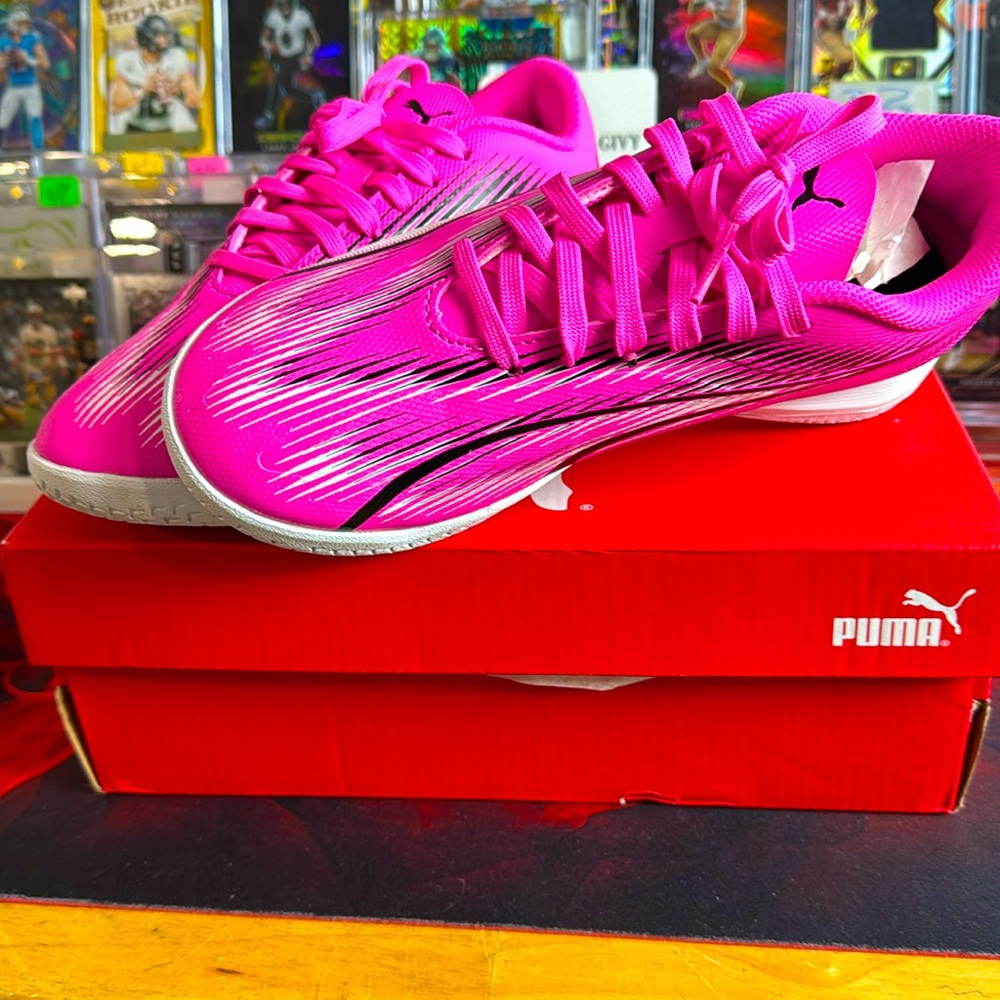 Girls indoor soccer sneakers. Size 3.5.and Size 3. Your choice or buy both!
